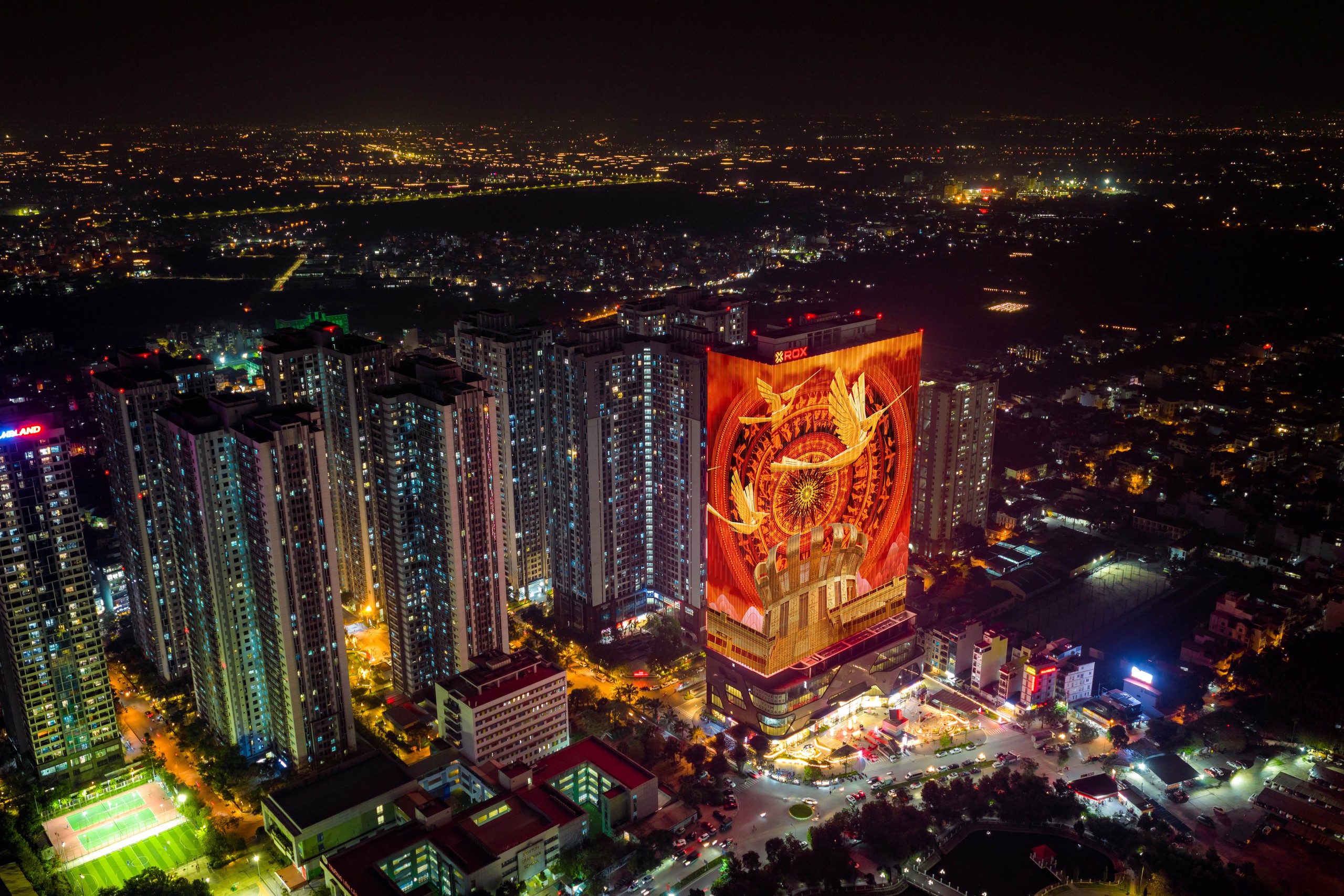 ROX Group: 30 năm kiên định triết lý “thuận ích” và bước bứt phá vươn tới chuẩn “sống nâng tầm”- Ảnh 3. ROX Group: 30 năm kiên định triết lý “thuận ích” và bước bứt phá vươn tới chuẩn “sống nâng tầm”- Ảnh 3.