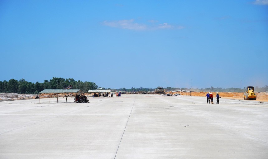 Thông tin mới nhất về dự án sân bay hơn 5.800 tỷ do doanh nghiệp của 'bầu' Hiển đầu tư- Ảnh 1. Thông tin mới nhất về dự án sân bay hơn 5.800 tỷ do doanh nghiệp của 'bầu' Hiển đầu tư- Ảnh 1.