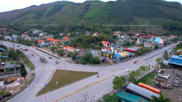 Đầu tư hàng nghìn tỷ đồng để nâng cấp loạt đường kết nối 2 TP tương lai của Việt Nam- Ảnh 1.