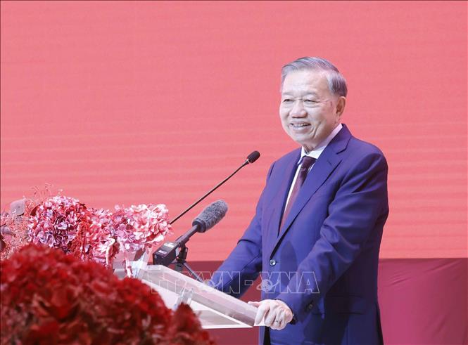 Tổng Bí thư, Chủ tịch nước Tô Lâm gặp gỡ cộng đồng người Việt Nam tại Thái Lan- Ảnh 4. Tổng Bí thư, Chủ tịch nước Tô Lâm gặp gỡ cộng đồng người Việt Nam tại Thái Lan- Ảnh 4.