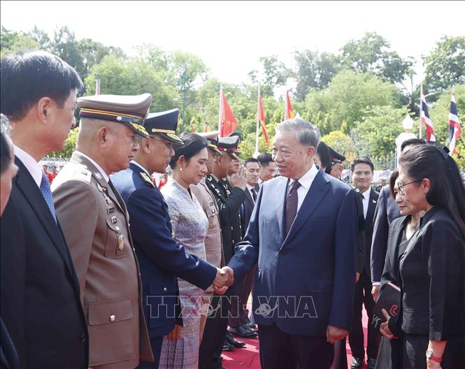 Lễ đón Tổng Bí thư, Chủ tịch nước Tô Lâm và Phu nhân thăm chính thức Vương quốc Thái Lan- Ảnh 4. Lễ đón Tổng Bí thư, Chủ tịch nước Tô Lâm và Phu nhân thăm chính thức Vương quốc Thái Lan- Ảnh 4.