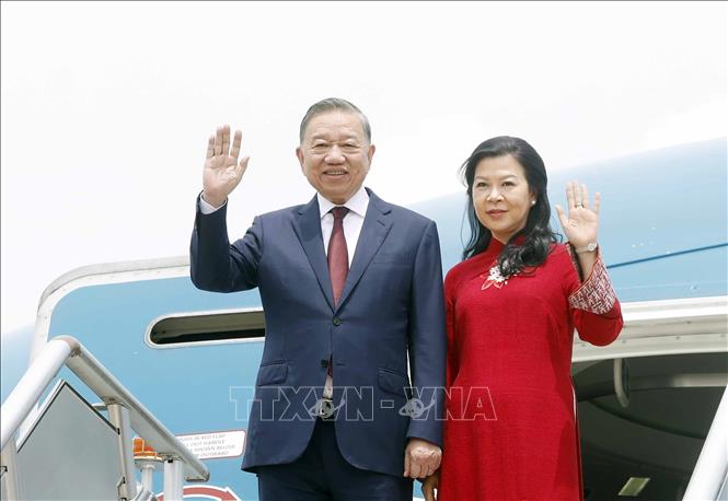 Tổng Bí thư, Chủ tịch nước Tô Lâm và Phu nhân đến thủ đô Manila thăm cấp Nhà nước Cộng hòa Philippines- Ảnh 1. Tổng Bí thư, Chủ tịch nước Tô Lâm và Phu nhân đến thủ đô Manila thăm cấp Nhà nước Cộng hòa Philippines- Ảnh 1.