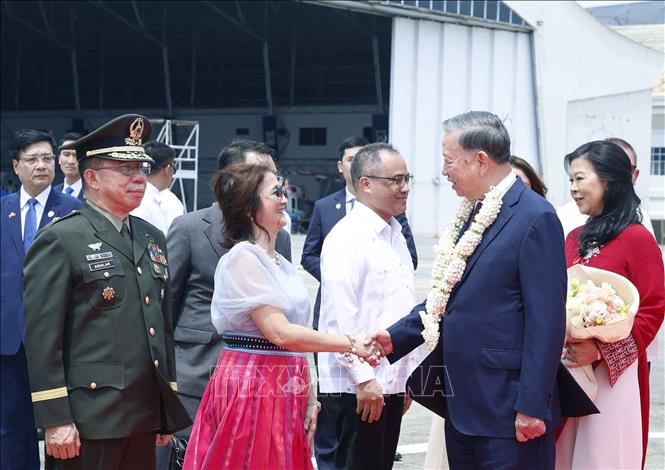 Tổng Bí thư, Chủ tịch nước Tô Lâm và Phu nhân đến thủ đô Manila thăm cấp Nhà nước Cộng hòa Philippines- Ảnh 3. Tổng Bí thư, Chủ tịch nước Tô Lâm và Phu nhân đến thủ đô Manila thăm cấp Nhà nước Cộng hòa Philippines- Ảnh 3.