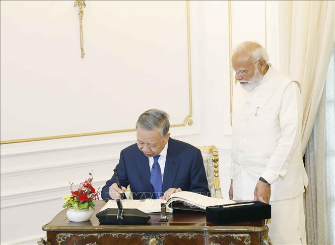 Tổng Bí thư, Chủ tịch nước Tô Lâm hội đàm với Thủ tướng Ấn Độ Narendra Modi- Ảnh 2.