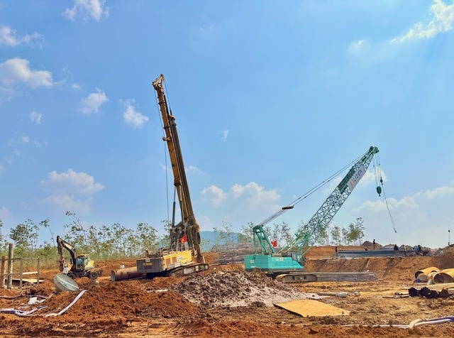 Cao tốc gần 44.000 tỷ chạy xuyên tỉnh lớn thứ 2 Việt Nam đối diện khó khăn lớn- Ảnh 1.