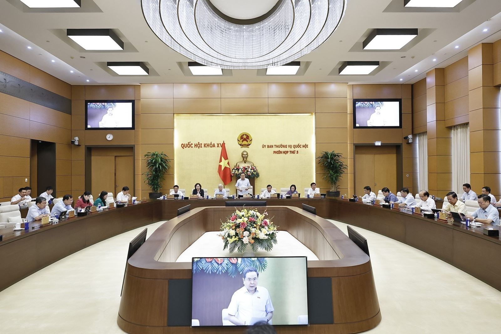 Chủ tịch Quốc hội: Vẫn còn tình trạng trụ sở đất đai, tài sản công dôi dư sau sắp xếp chậm được xử lý- Ảnh 2. Chủ tịch Quốc hội: Vẫn còn tình trạng trụ sở đất đai, tài sản công dôi dư sau sắp xếp chậm được xử lý- Ảnh 2.
