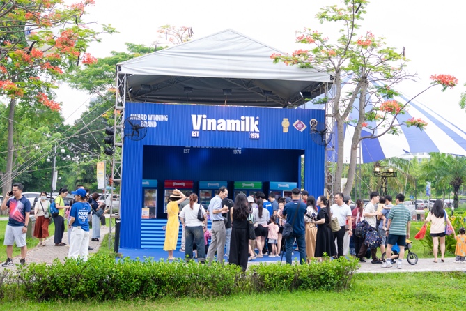 Hàng nghìn trẻ em hào hứng “chơi để học” cùng Vinamilk tại Phú Mỹ Hưng- Ảnh 3. Hàng nghìn trẻ em hào hứng “chơi để học” cùng Vinamilk tại Phú Mỹ Hưng- Ảnh 3.