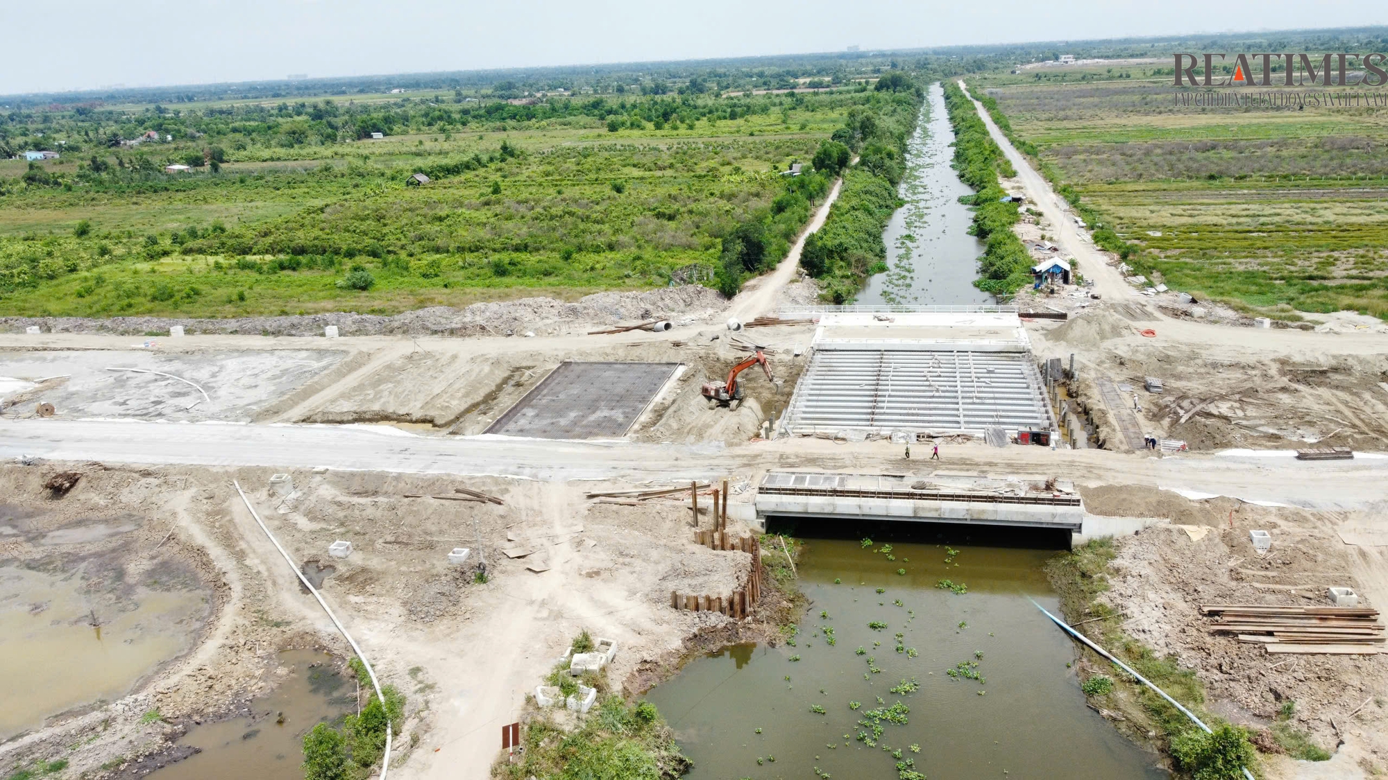 Nút thắt cổ chai từ đại lộ Lương Hoà - Bình Chánh vào cửa ngõ thành phố Hồ Chí Minh- Ảnh 2.