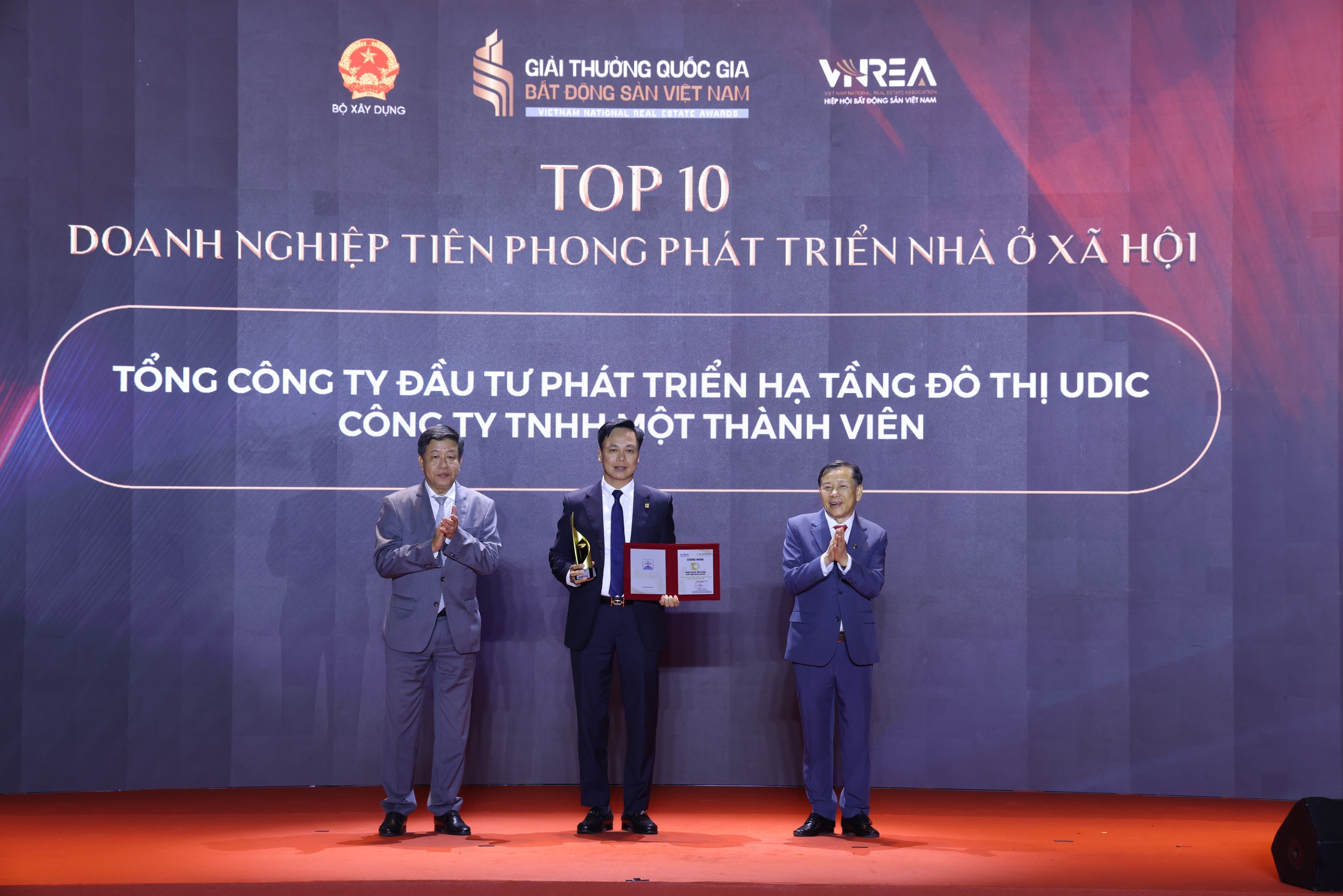 Tôn vinh Top 10 doanh nghiệp tiên phong phát triển nhà ở xã hội- Ảnh 3.