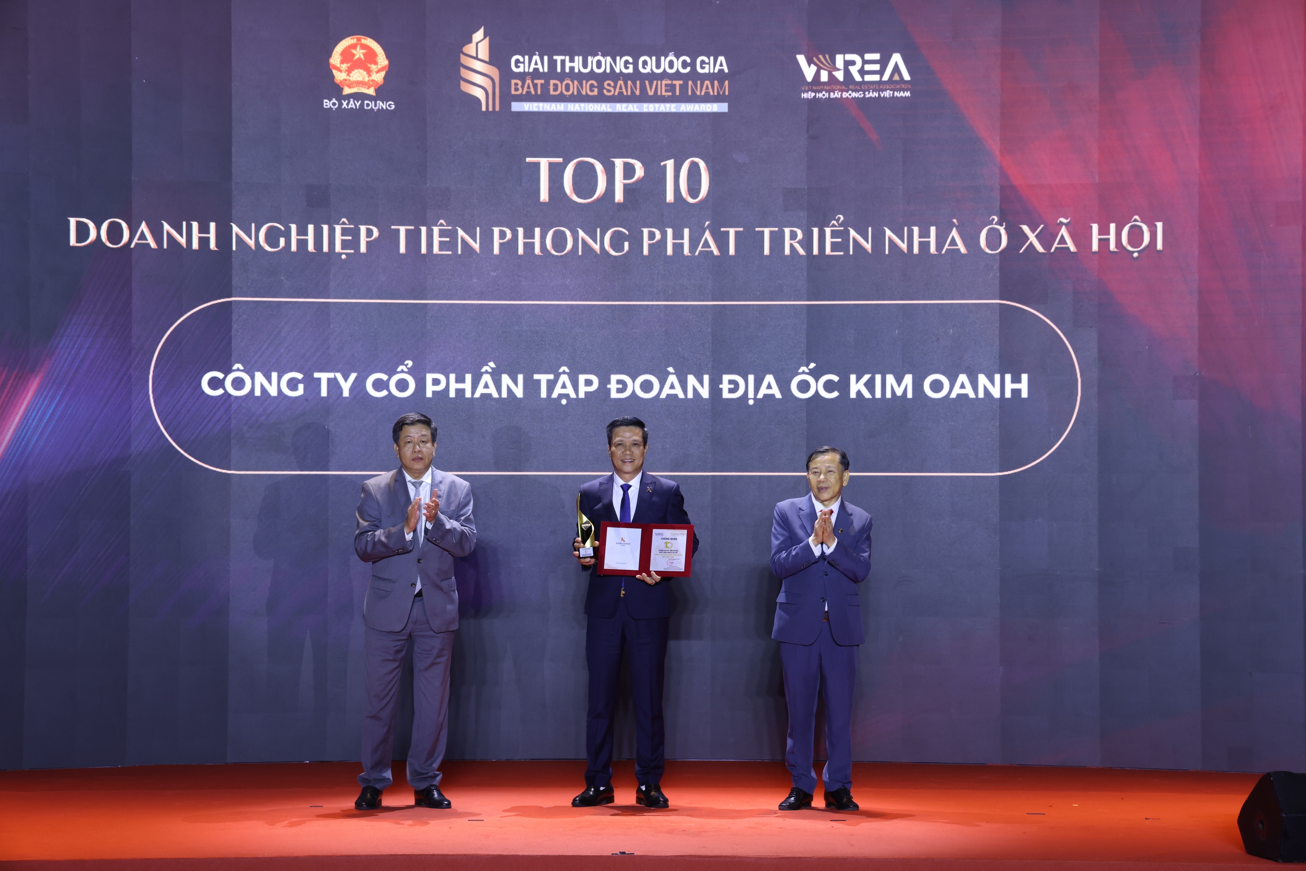 Tôn vinh Top 10 doanh nghiệp tiên phong phát triển nhà ở xã hội- Ảnh 2.