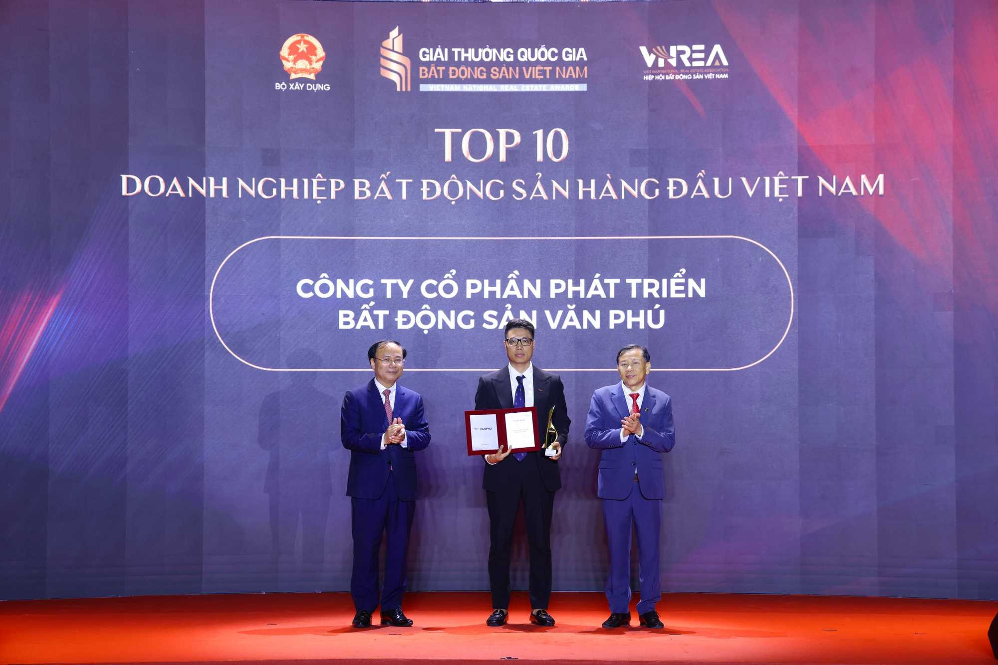 Kiên định triết lý "vị nhân sinh", Văn Phú thắng lớn tại Giải thưởng Quốc gia Bất động sản Việt Nam