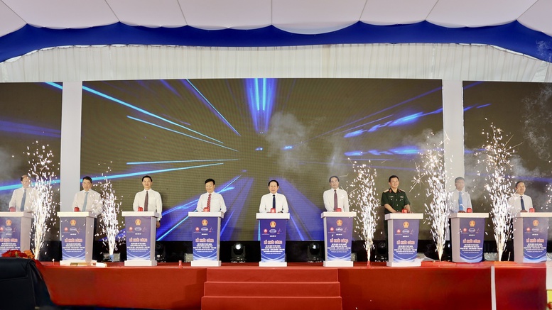 Việt Nam khởi công dự án đầu tư hoàn chỉnh tuyến cao tốc hơn 99km qua 3 tỉnh, thành phố miền Bắc - Ảnh 1.