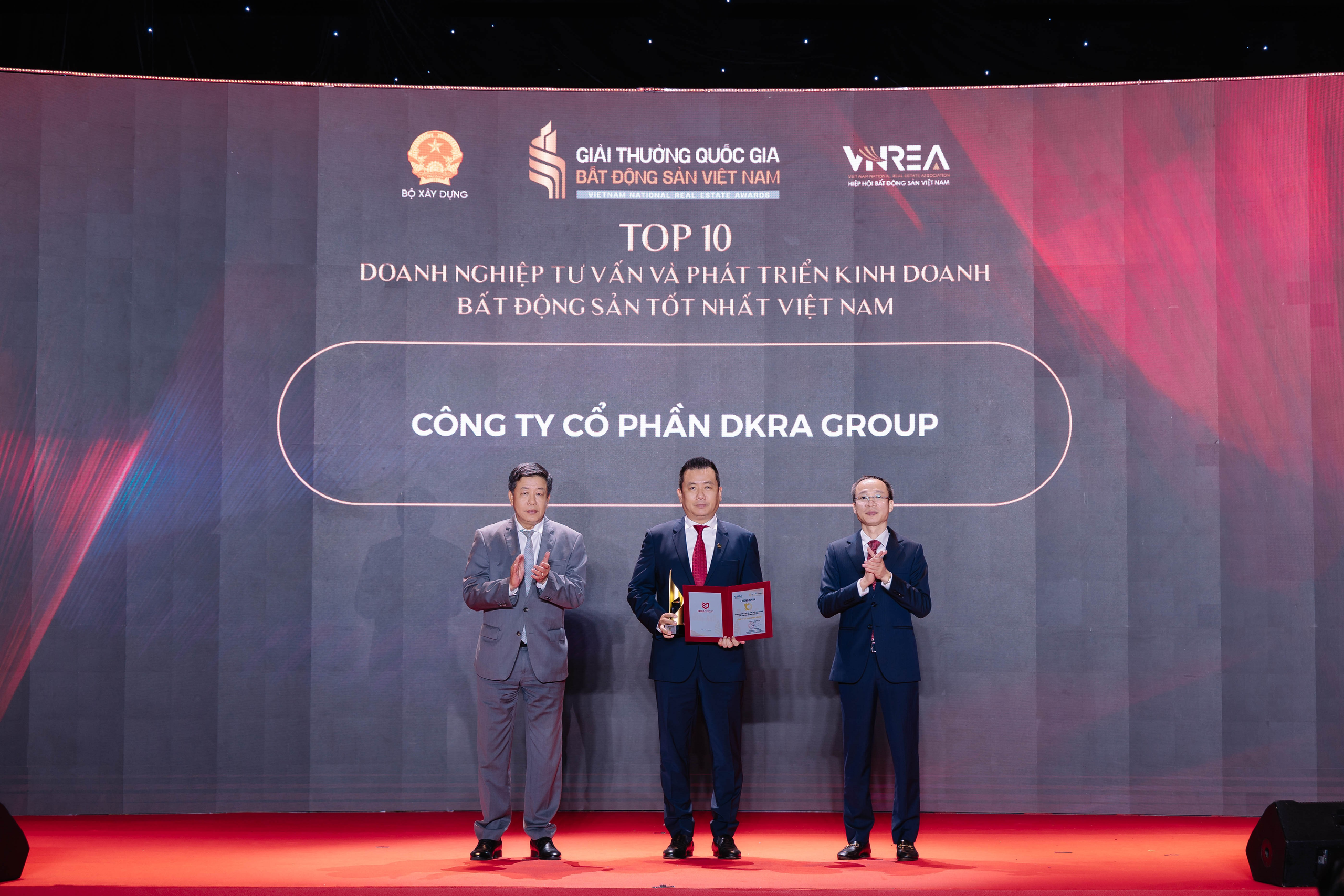 DKRA Group được vinh danh Top 10 doanh nghiệp tư vấn và phát triển kinh doanh bất động sản tốt nhất Việt Nam