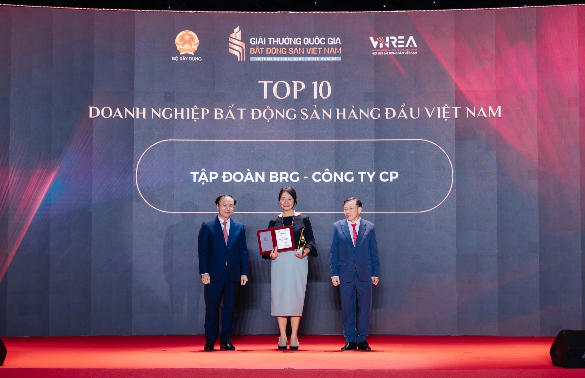 BRG ghi dấu ấn tại Giải thưởng Quốc gia Bất động sản Việt Nam nhờ chiến lược phát triển bền vững và tầm nhìn hội nhập quốc tế- Ảnh 1. BRG ghi dấu ấn tại Giải thưởng Quốc gia Bất động sản Việt Nam nhờ chiến lược phát triển bền vững và tầm nhìn hội nhập quốc tế- Ảnh 1.