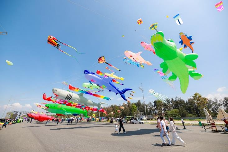 Hàng nghìn người đổ về siêu lễ hội Paradise Summer Fest, hình hài siêu điểm đến Cần Giờ ngày càng rõ nét- Ảnh 6.