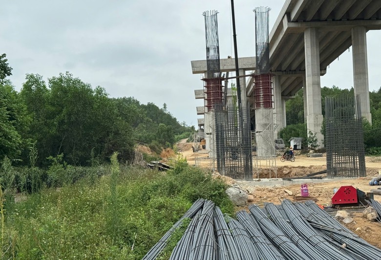 Hầm xuyên núi 2.100 tỷ có địa chất phức tạp nhất cao tốc Bắc - Nam gặp khó - Ảnh 1.