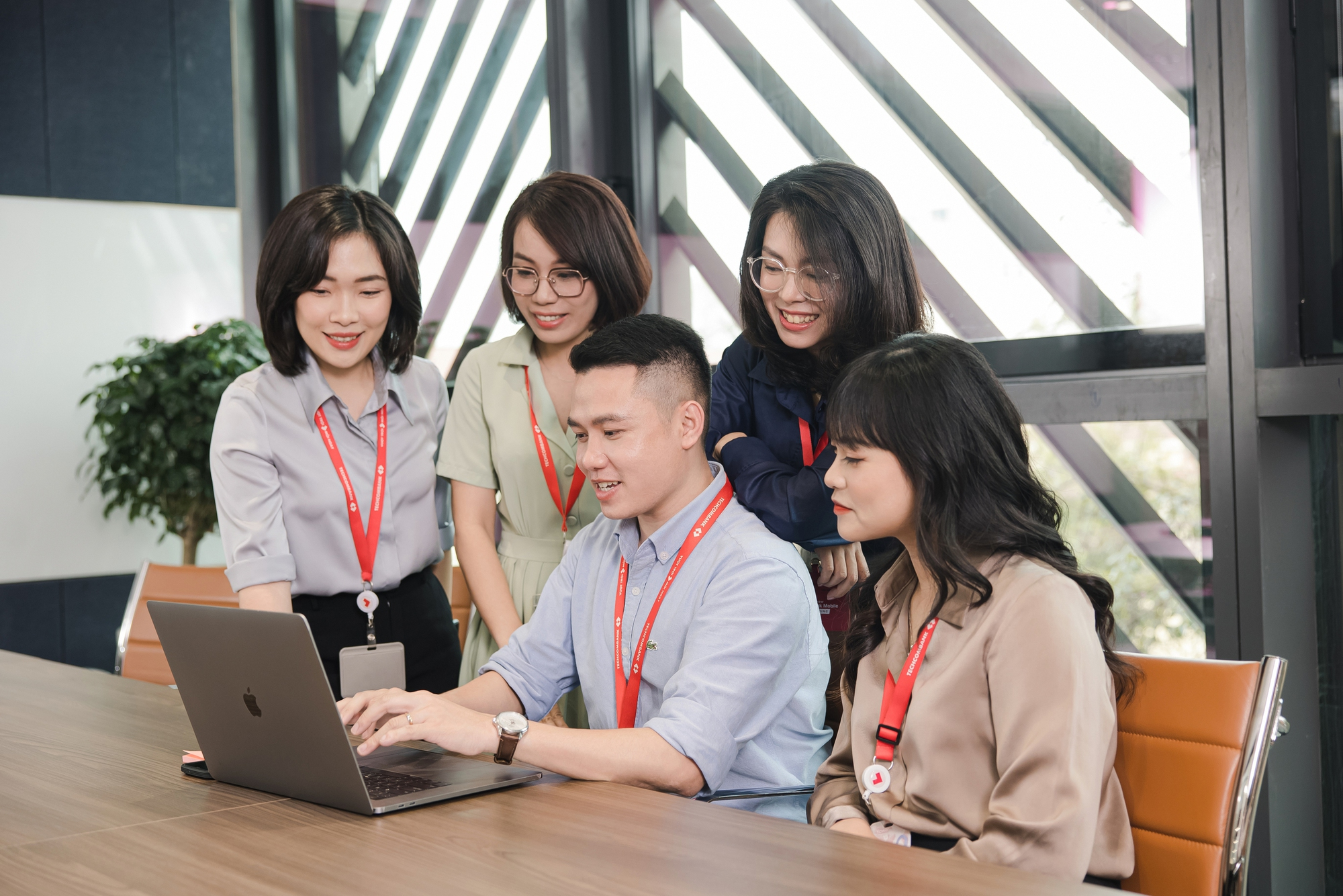 Doanh nhân Hồ Hùng Anh và hành trình "Chuyển đổi ngành tài chính, nâng tầm giá trị sống" cùng Techcombank - Ảnh 6.