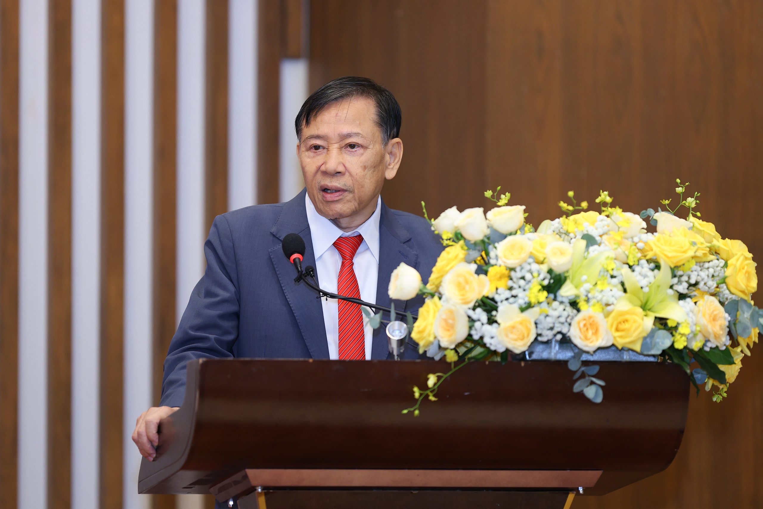Các chuyên gia hàng đầu nhận diện lợi thế khác biệt kiến tạo cực tăng trưởng mới cho Vĩnh Long - Ảnh 2.