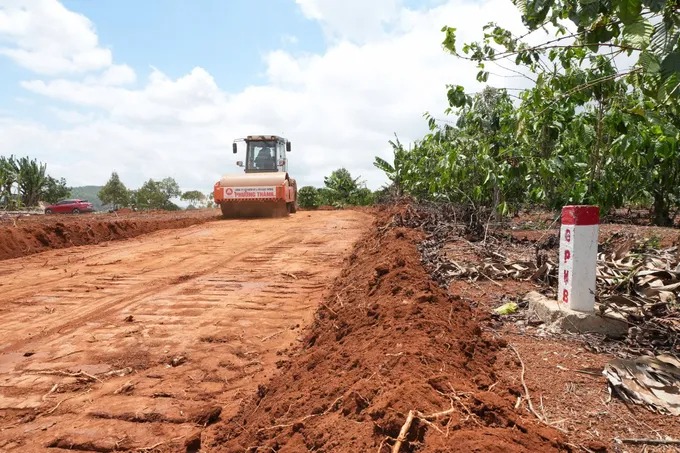 Dự án cao tốc xuyên rừng đẹp nhất Việt Nam tại tỉnh rộng nhất cả nước đang được đẩy nhanh tiến độ - Ảnh 2.