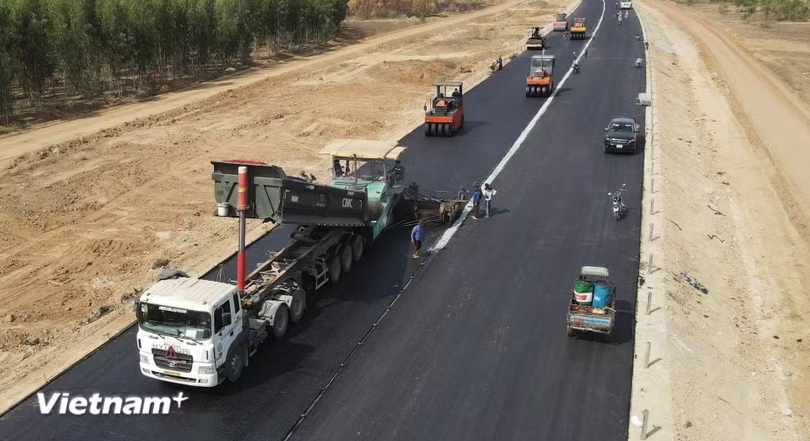 Bộ Xây dựng: Trung bình mỗi tháng phải giải ngân vốn hơn 5.000 tỷ đồng - Ảnh 1.