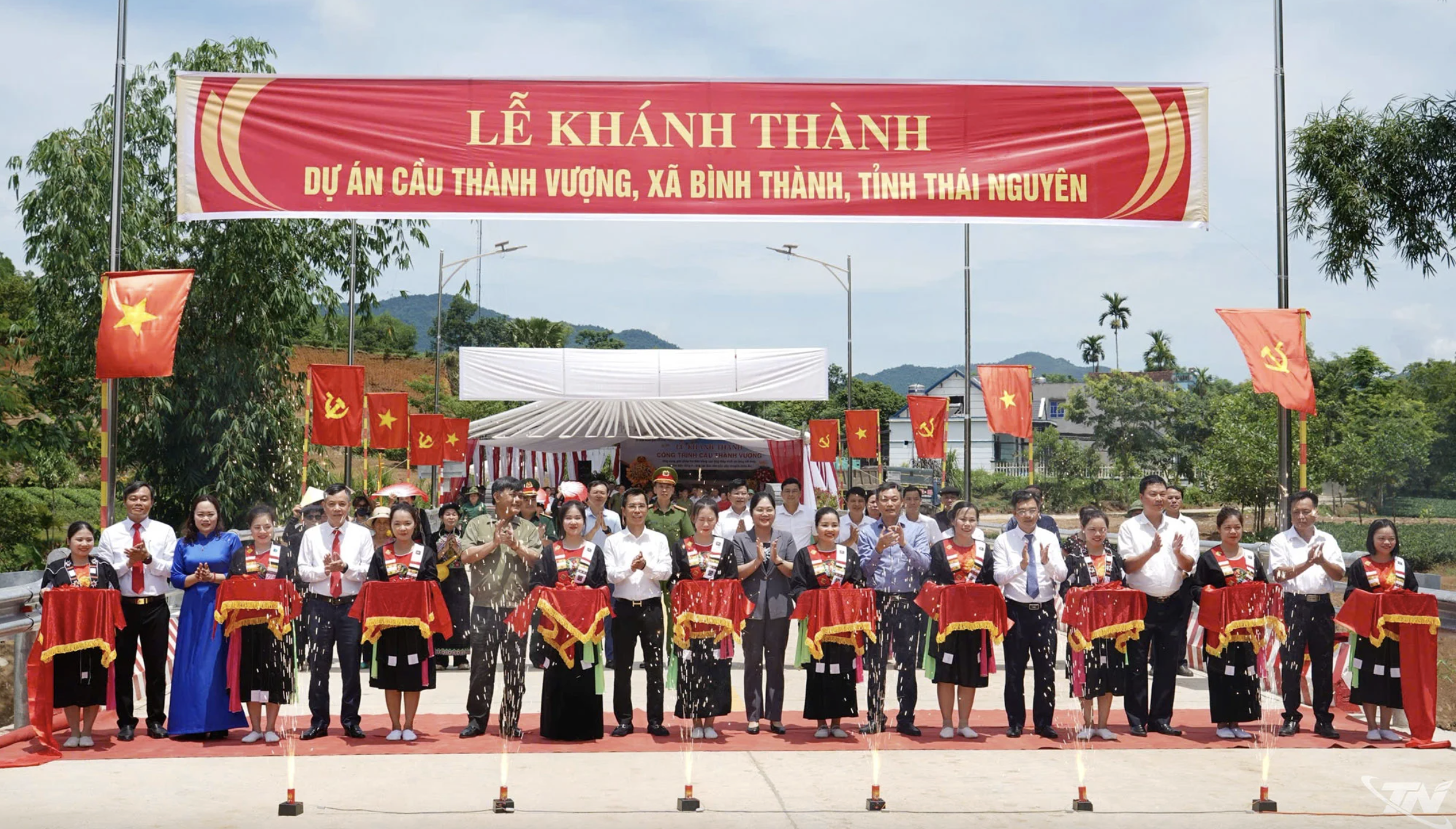 Đại gia Đường "Bia" trao tặng cầu công nghệ mới cho xã Bình Thành - Thái Nguyên