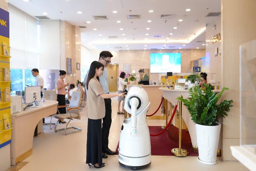 Nam A Bank: Lợi nhuận 6 tháng tăng 25%, củng cố bộ đệm vốn và hướng tới các mục tiêu tăng trưởng mới- Ảnh 1.