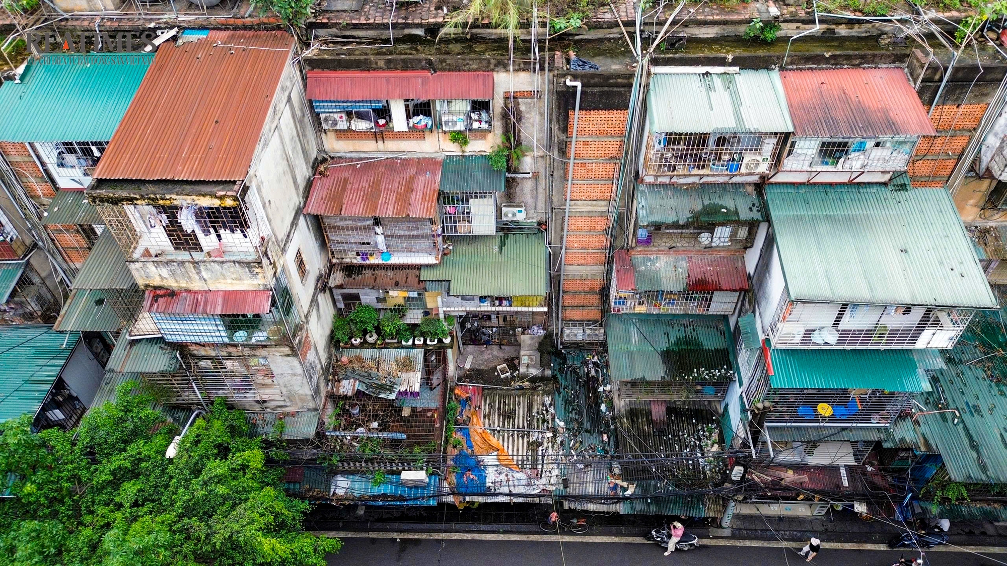 Niên hạn không đáng lo bằng bài toán tái thiết - Ảnh 2.