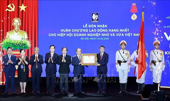 Thủ tướng Lê Minh Hưng: Doanh nghiệp nhỏ và vừa phải trở thành nền tảng vững chắc và nguồn bổ sung cho doanh nghiệp vừa và doanh nghiệp lớn - Ảnh 2.