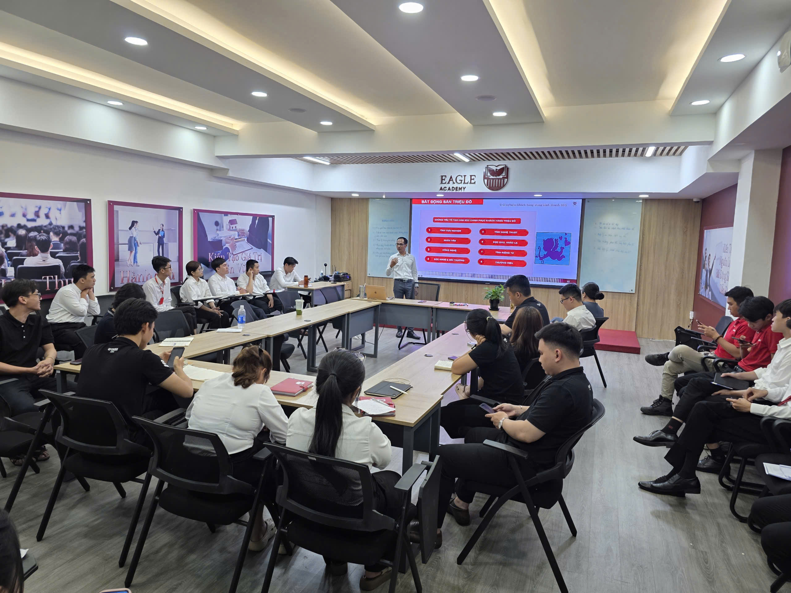 Eagle Academy: Thị trường cạnh tranh đòi hỏi người làm bất động sản tích hợp năng lực mới - Ảnh 2.