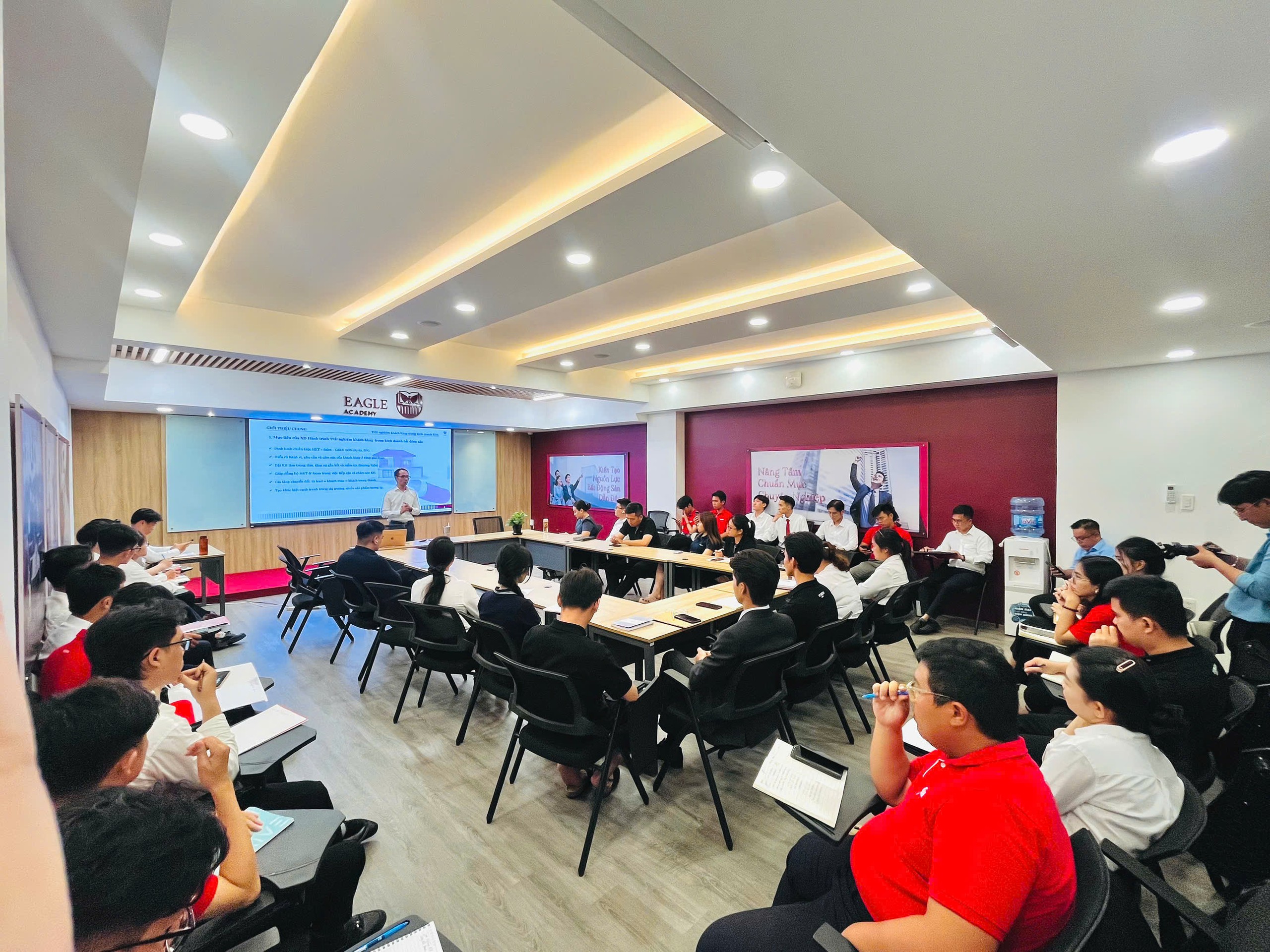 Eagle Academy: Thị trường cạnh tranh đòi hỏi người làm bất động sản tích hợp năng lực mới - Ảnh 3.