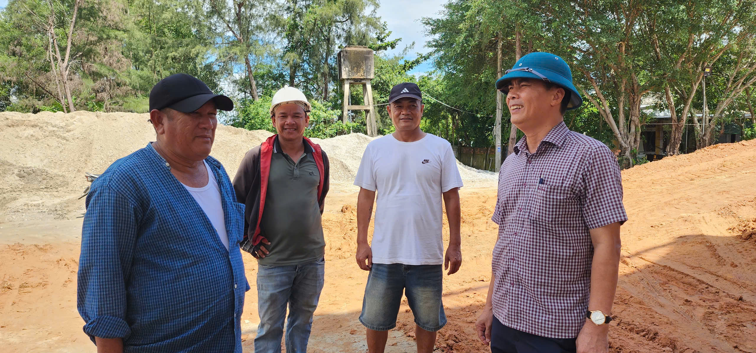 Giữ lòng dân trên đất nóng: Bài 3 - Để cầu thôi chờ đường - Ảnh 9.