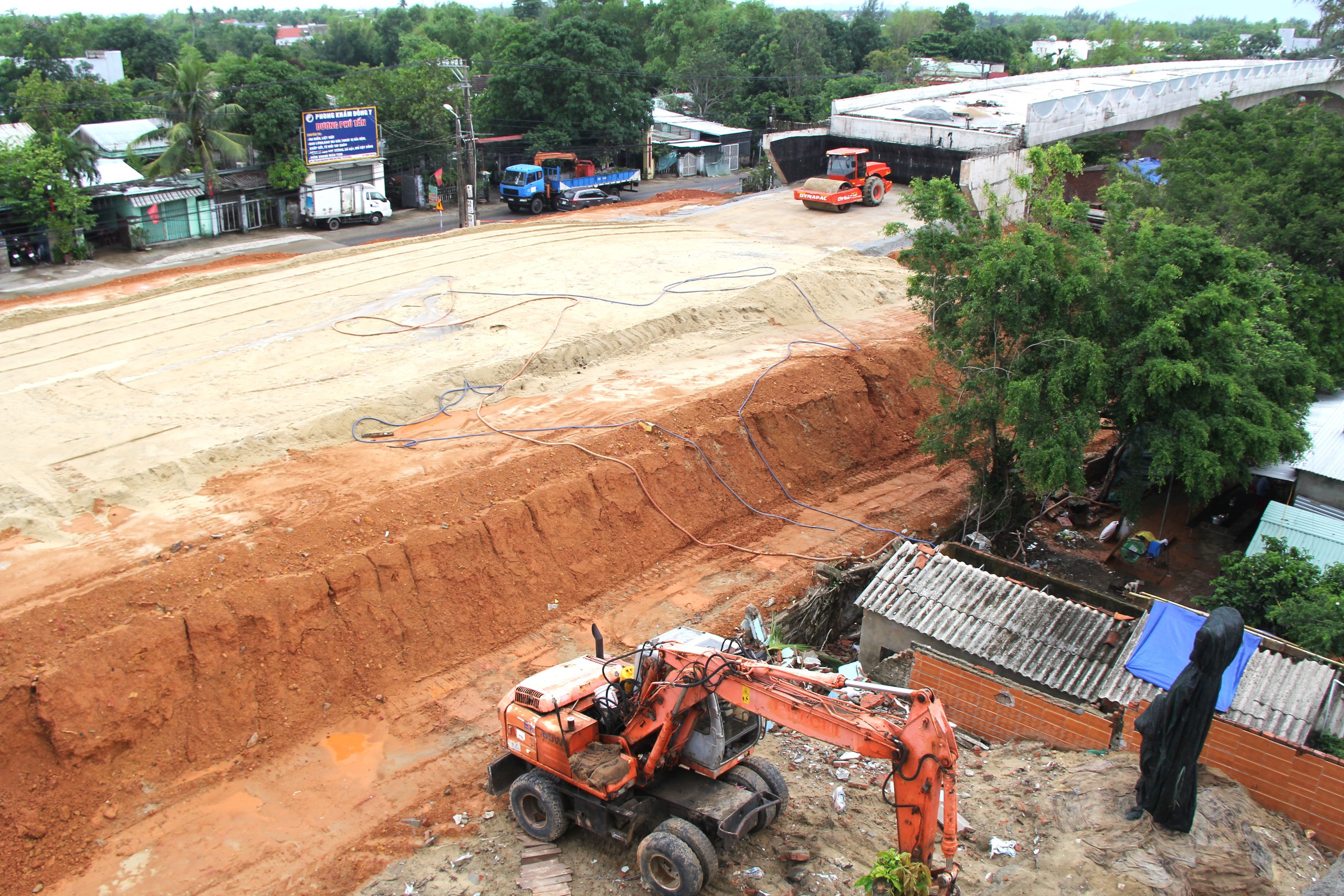 Giữ lòng dân trên đất nóng: Bài 3 - Để cầu thôi chờ đường - Ảnh 10.