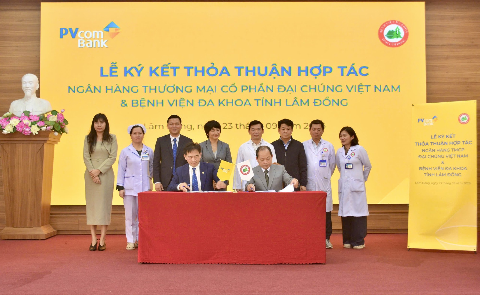 PVcomBank ký kết Thỏa thuận hợp tác với Bệnh viện Đa khoa tỉnh Lâm Đồng - Ảnh 1.