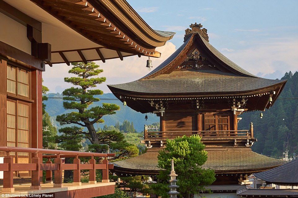 Mới: Từ thế kỷ 17, Takayama đã không thay đổi - nhưng từ từ bắt đầu biến đổi thành một thánh địa hiện đại hơn 