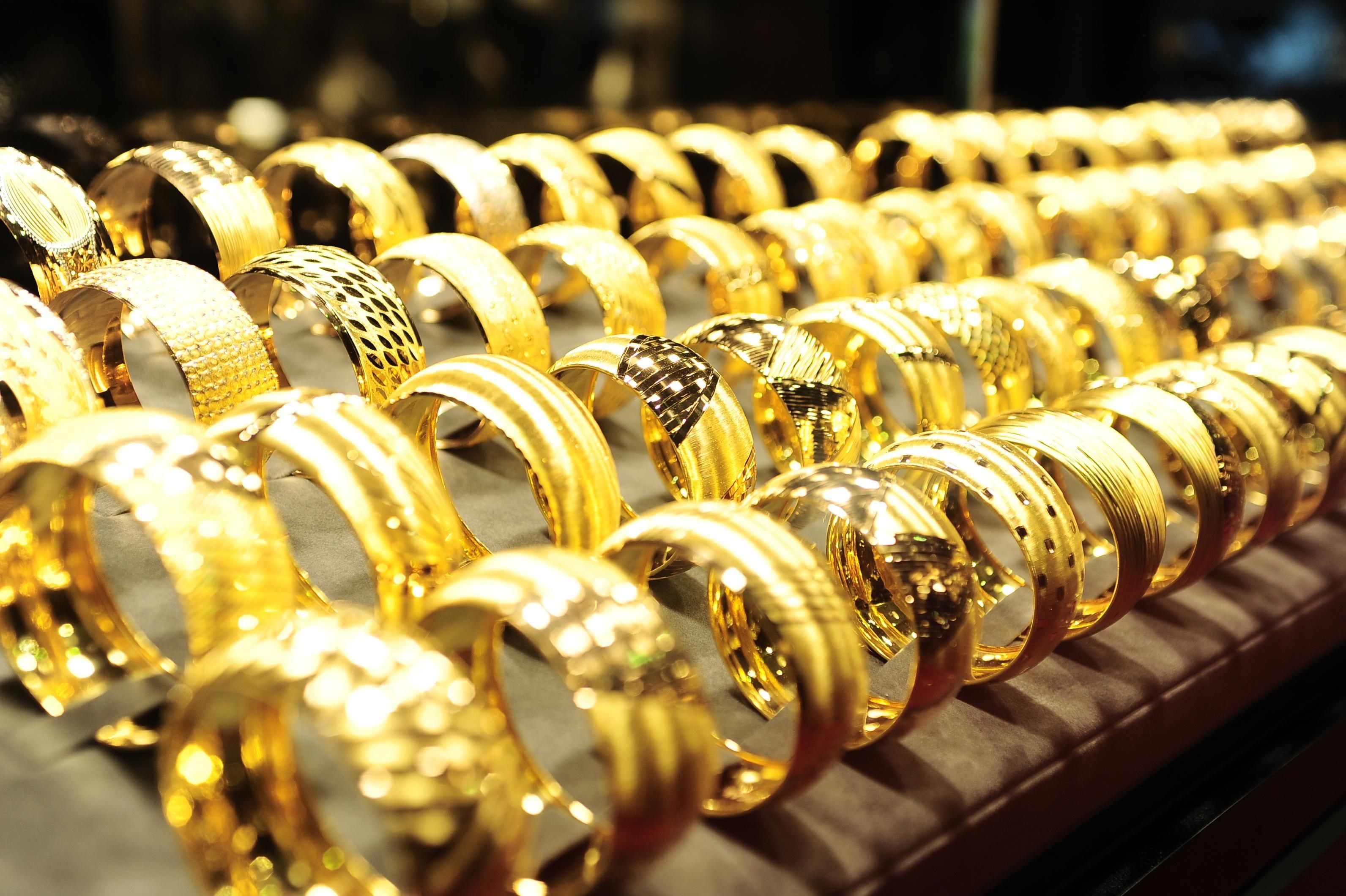 Продажа золотых изделий. Ювелирные украшения. Золото украшения. Ювелирные изделия из золота. Изделия из драгоценных металлов.