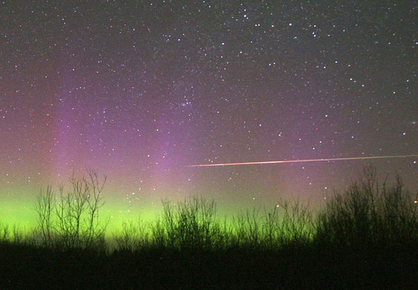 Mưa sao băng Geminids rất sáng, lại rơi vào ngày không trăng nên rất dễ để quan sát