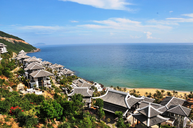 Top 5 khu nghỉ dưỡng có view biển đẹp “mê hồn” bạn phải đến hè này - Ảnh 7.