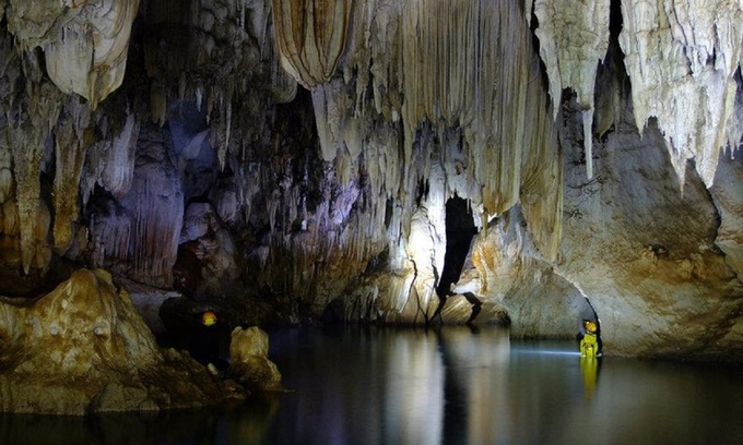 Xe Bang Fai được xem là một trong những hang động sông lớn nhất thế giới.