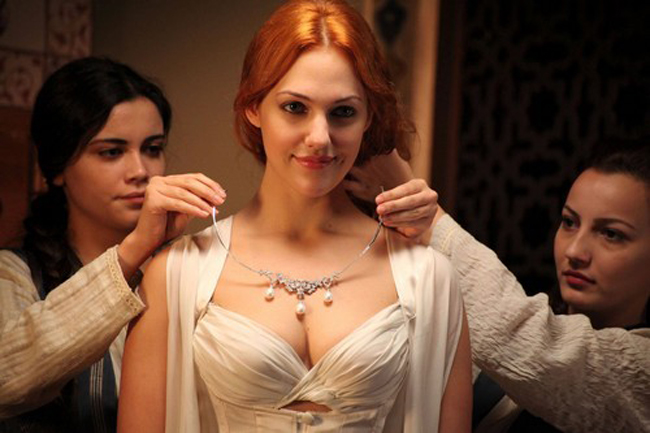 Meryem Uzerli – Người phụ nữ gợi cảm nhất Thổ Nhĩ Kỳ.