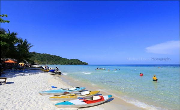Hơn mười bãi tắm tuyệt đẹp với nắng vàng rực rỡ của Phú Quốc