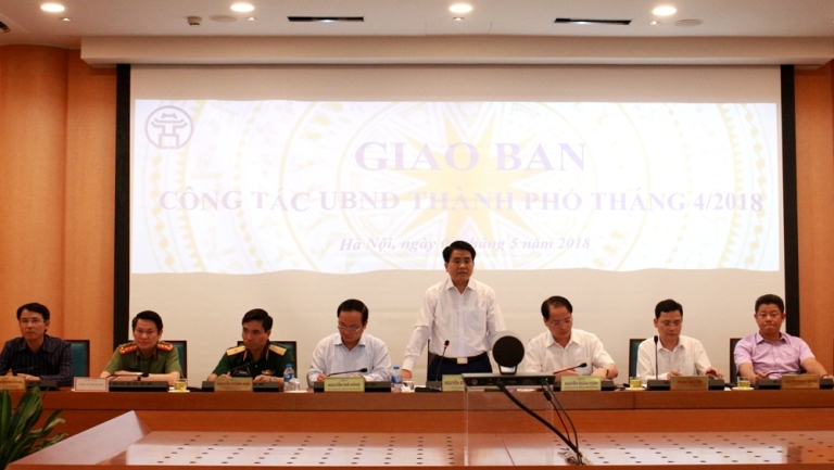 Chủ tịch thành phố Nguyễn Đức Chung chủ trì giao ban chiều 4/5.
