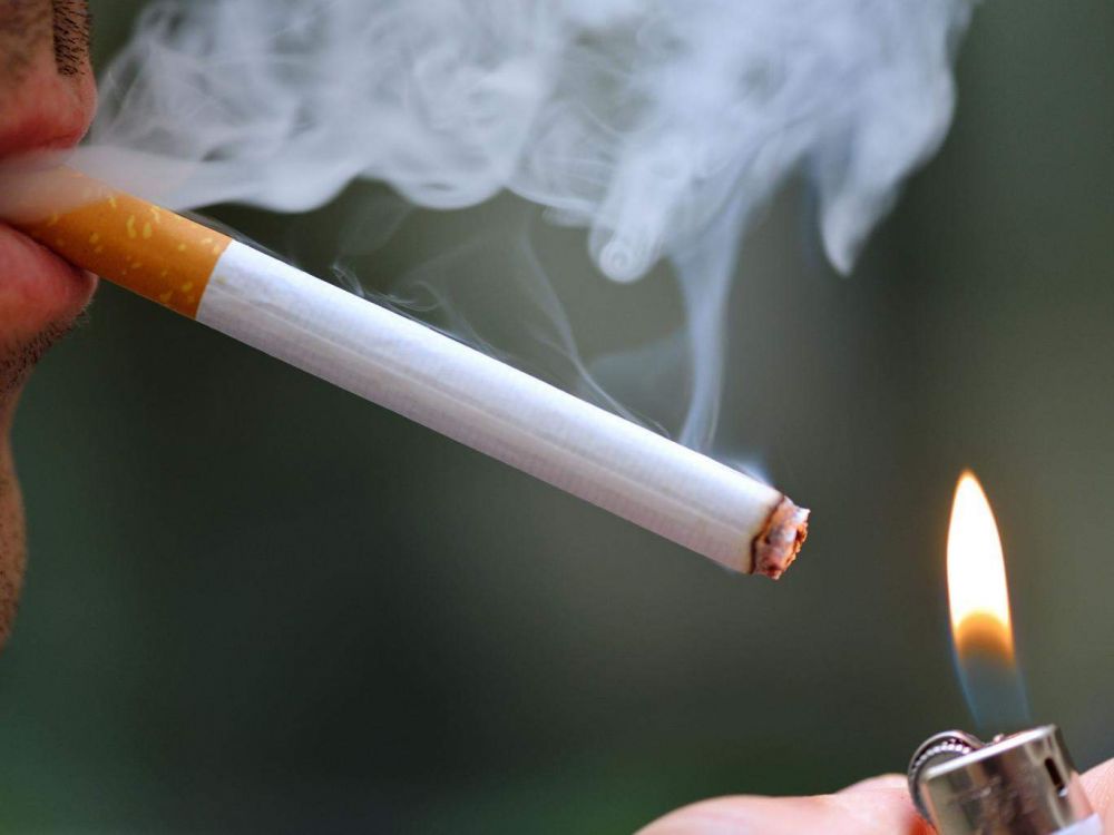 Không chỉ những người trực tiếp hút thuốc lá mà những người hút thuốc lá thụ động cũng bị ảnh hưởng nhiều từ các chất độc hại trong loại sản phẩm gây nghiện này. 