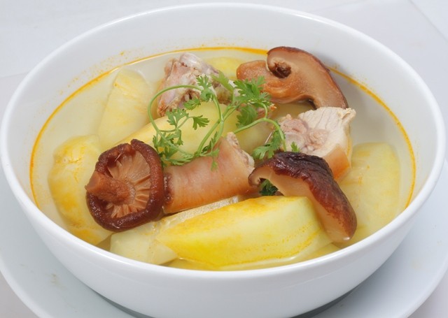 Đuôi trâu hầm đu đủ