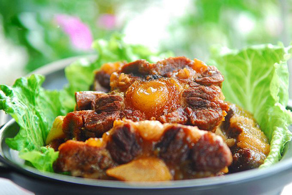 Đuôi bò hầm bia