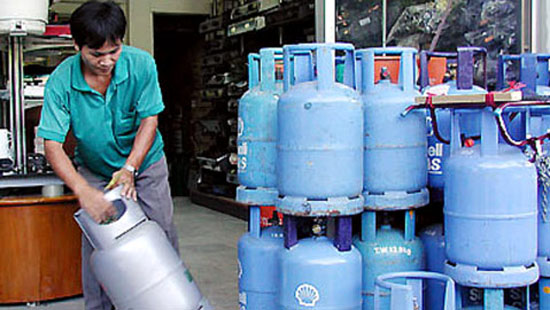 Tháng 8, NTD phải trả thêm 27 nghìn đồng cho một bình gas 12kg