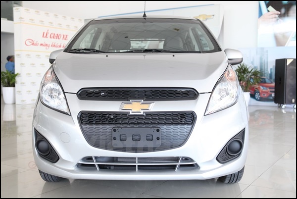 Chevrolet Spark Van Duo có giá 279 triệu đồng