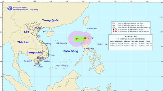 Áp thấp nhiệt đới đang di chuyển sát Biển Đông và gây gió mạnh trên biển. Ảnh: NCHMF