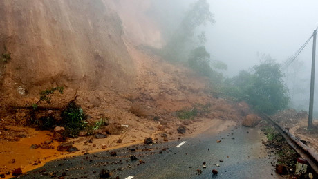  Quốc lộ 32, lý trình Km 264 + 274 khu vực đèo Khau Phạ, xã Cao Phạ. Ảnh: Báo Yên Bái