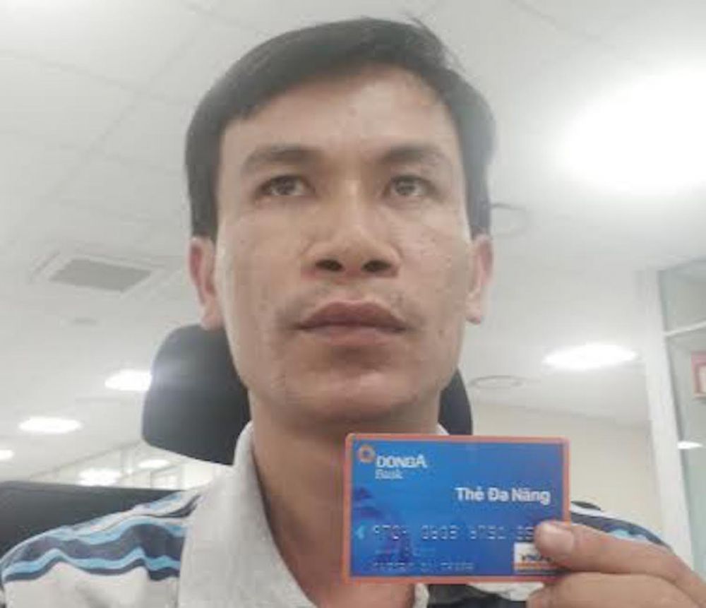 Chủ thẻ DongAbank