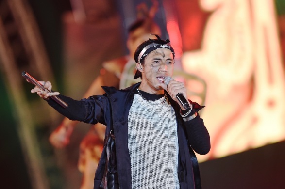 Nhiều ngôi sao như ca sĩ Mỹ Linh, Tùng Dương, Phạm Anh Khoa, Kiều Anh… đều góp mặt tại đêm Carnaval Hạ Long 2018.